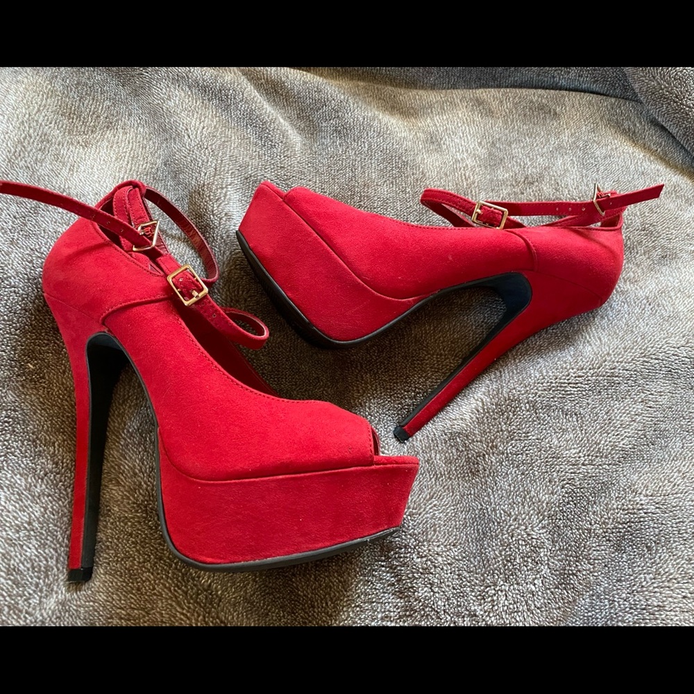 Red platform double strapped heels pumps sz 7
